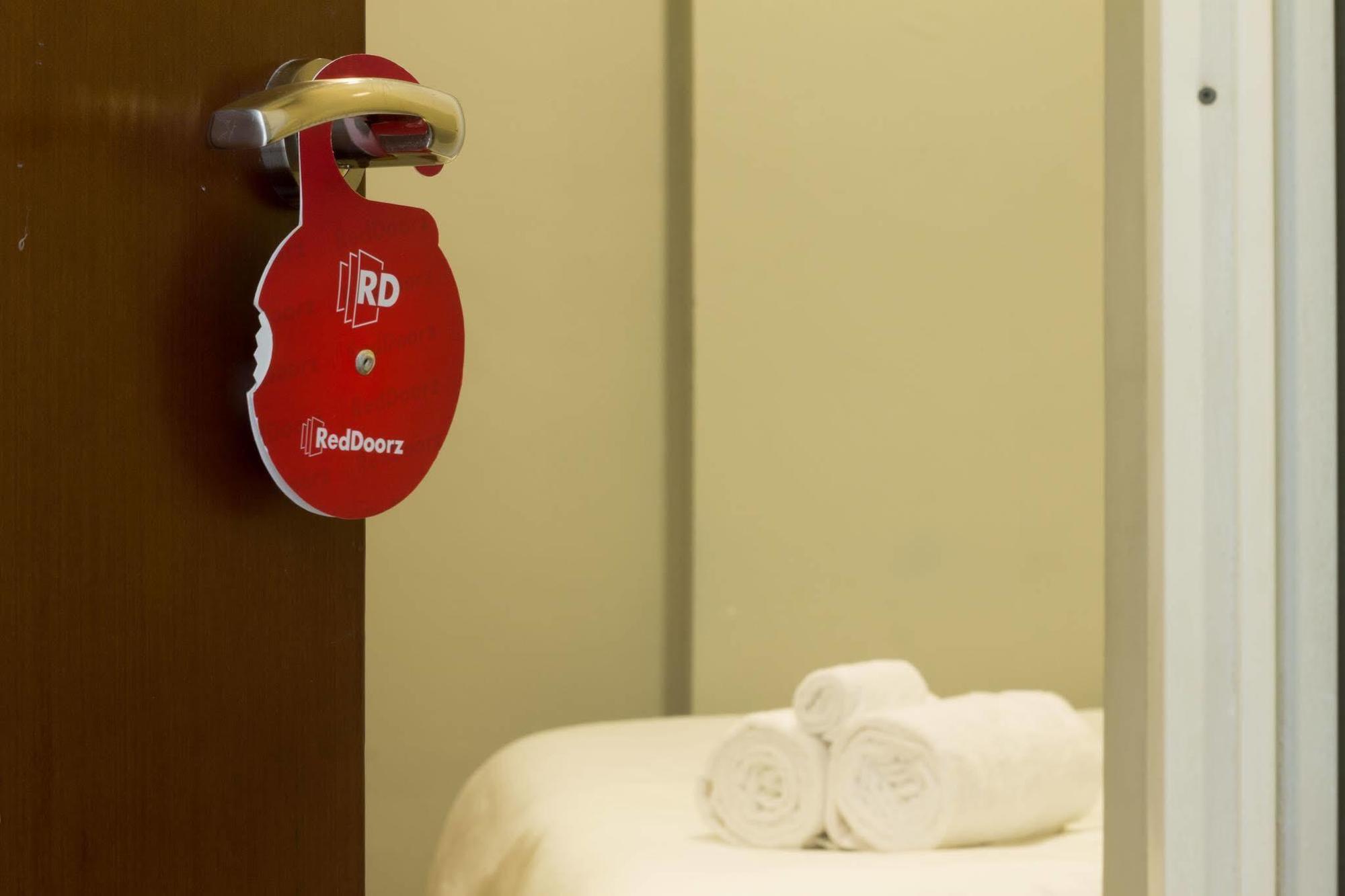 Redliving Apartemen The Suites Metro - Mary Tower E バンドゥン エクステリア 写真